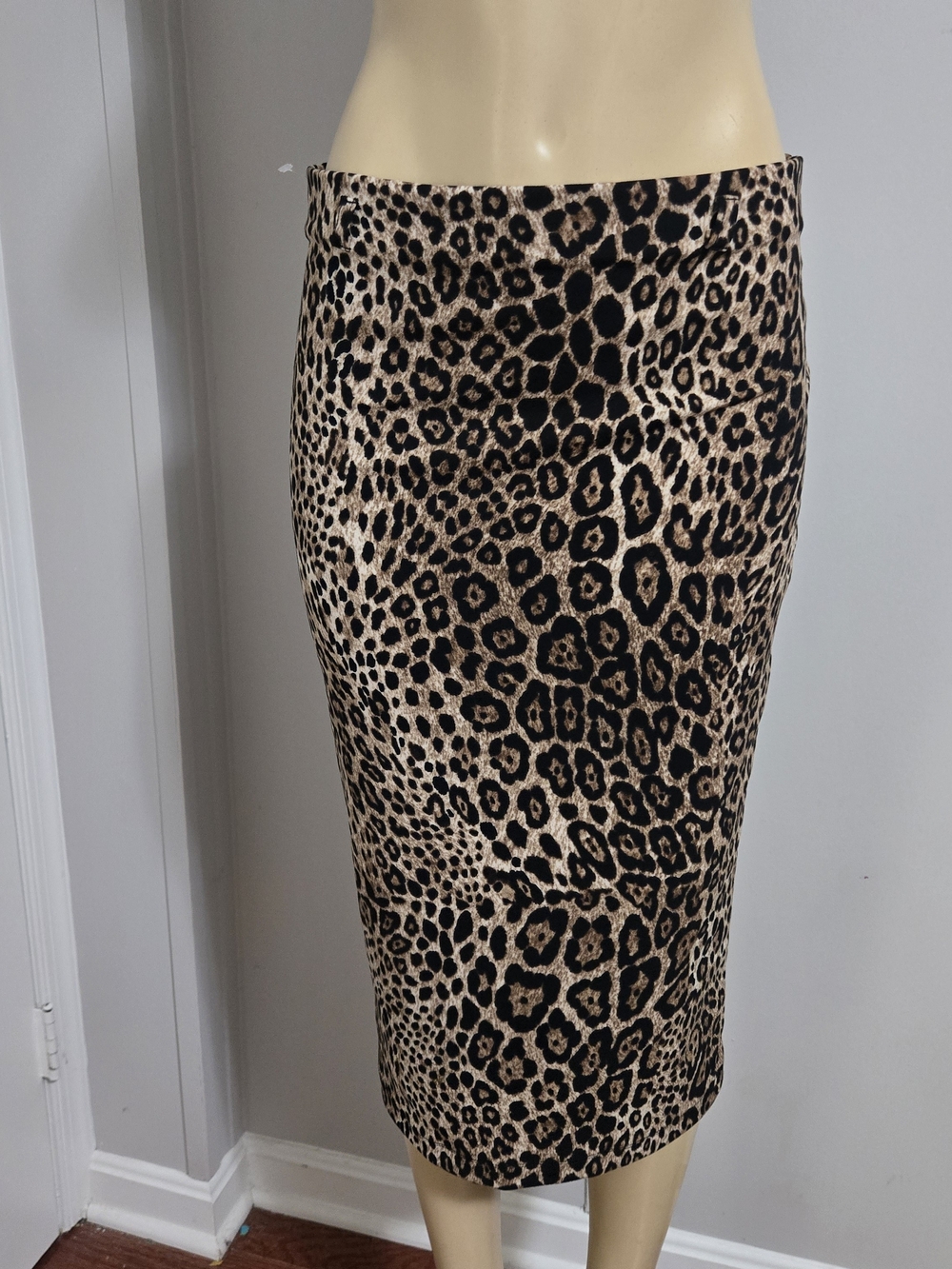 Leopard-Print Pencil Skirt in Beige/Black
